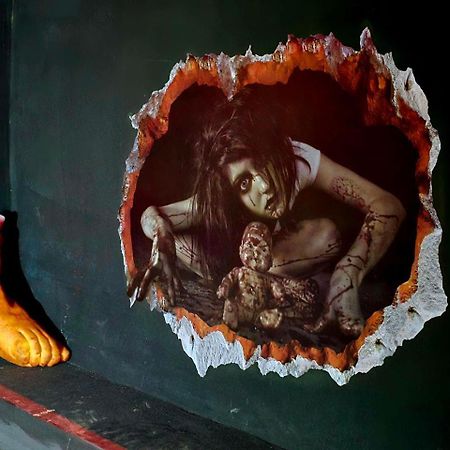 Scary Hostel Tbilisi Esterno foto