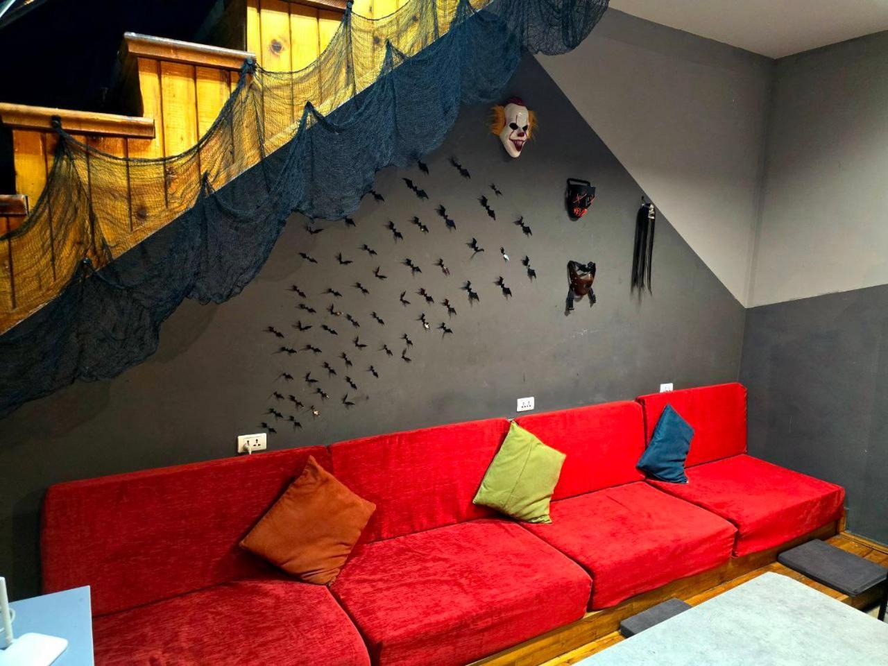 Scary Hostel Tbilisi Esterno foto
